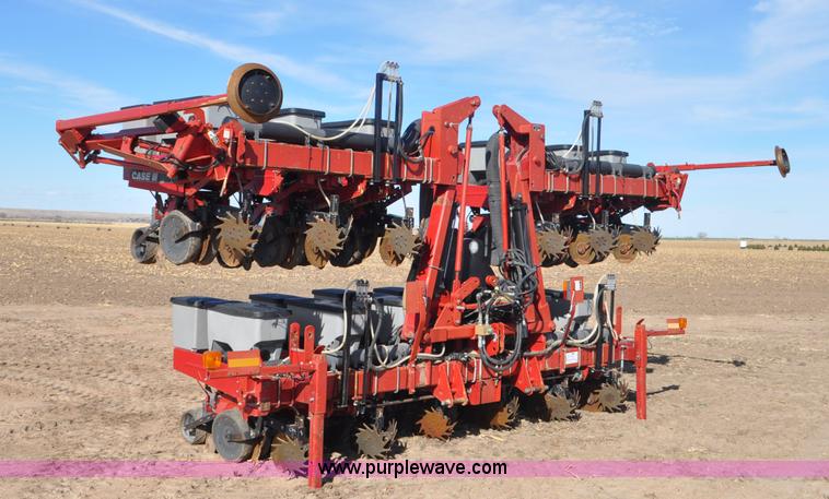 image for item F2313 Case IH 1200 planter