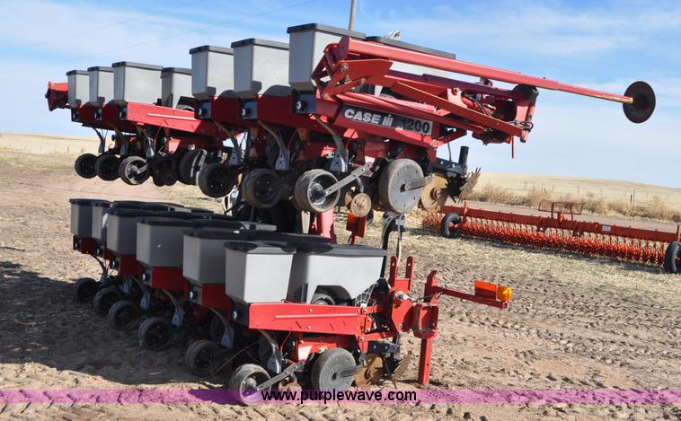 image for item F2313 Case IH 1200 planter