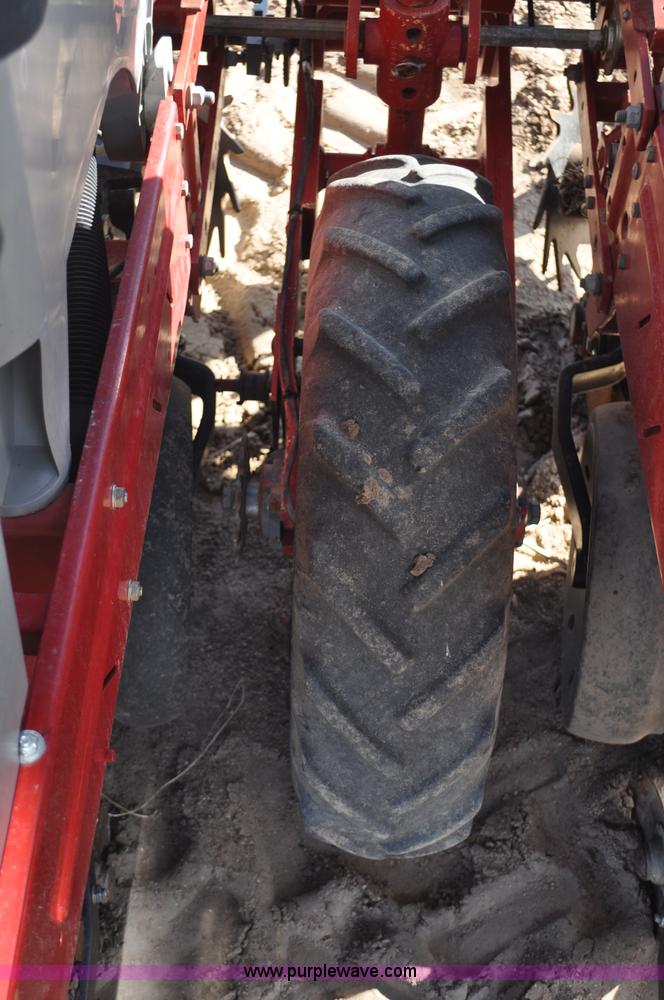 image for item F2313 Case IH 1200 planter