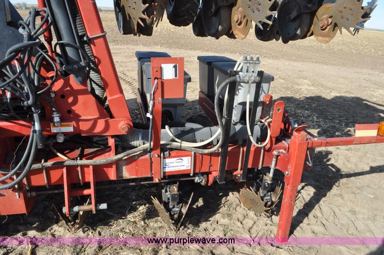 image for item F2313 Case IH 1200 planter