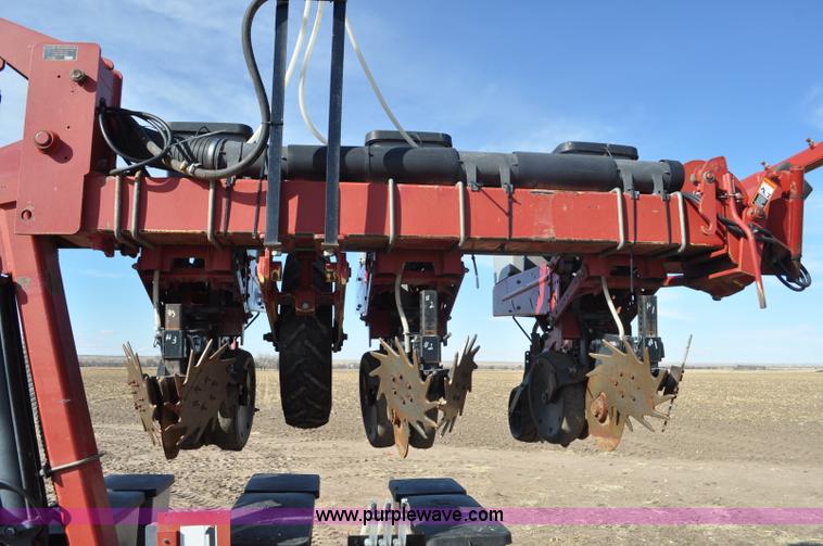 image for item F2313 Case IH 1200 planter