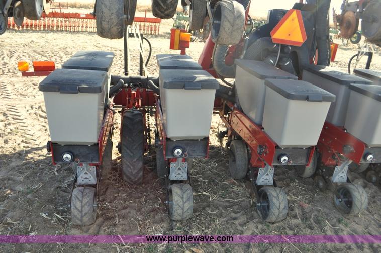 image for item F2313 Case IH 1200 planter