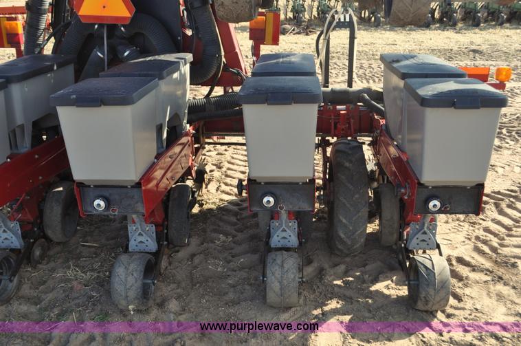 image for item F2313 Case IH 1200 planter