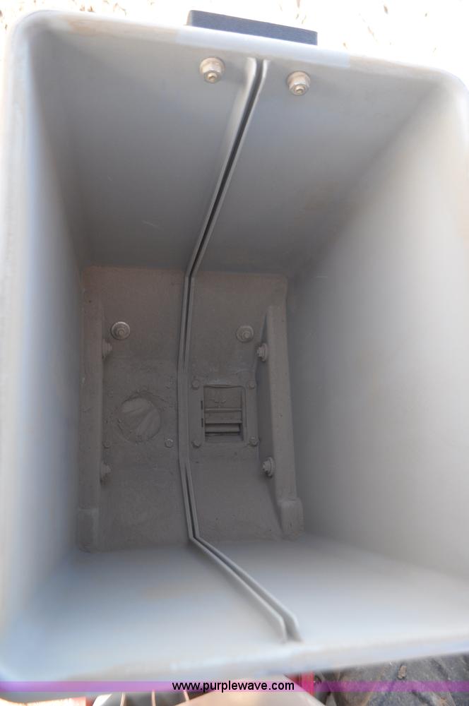 image for item F2313 Case IH 1200 planter