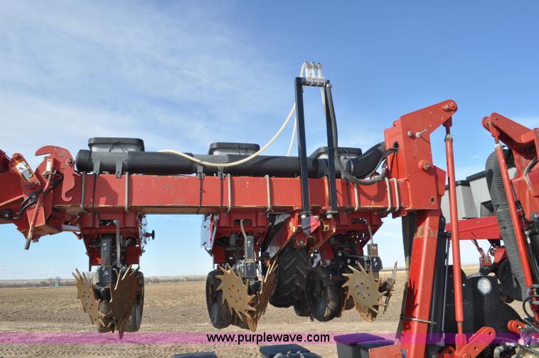 image for item F2313 Case IH 1200 planter