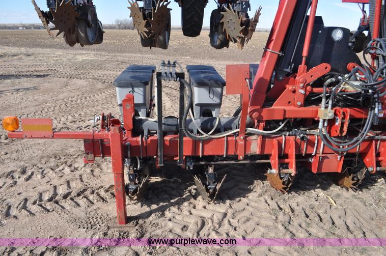 image for item F2313 Case IH 1200 planter
