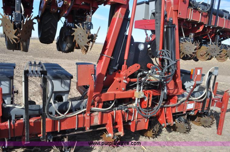 image for item F2313 Case IH 1200 planter