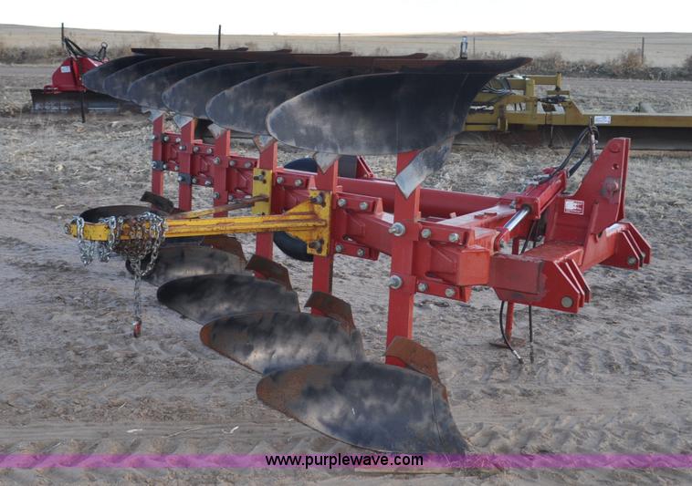 image for item F2325 Case IH 165 bottom rollover plow