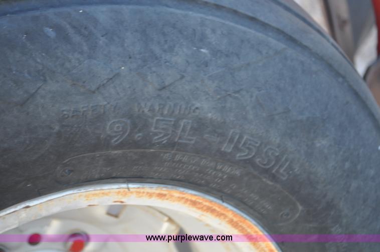 image for item F2325 Case IH 165 bottom rollover plow