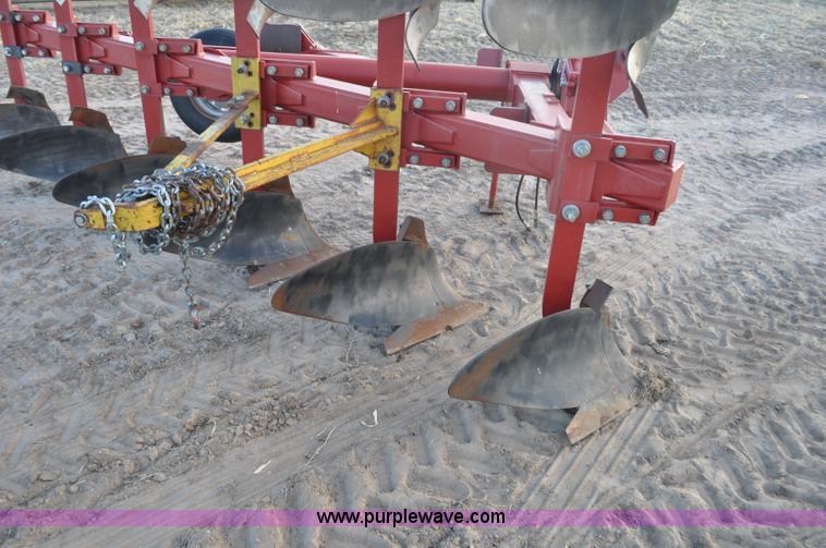 image for item F2325 Case IH 165 bottom rollover plow