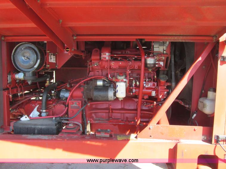 image for item H8676 New Holland 2550 Speed Rower self-propelled swather