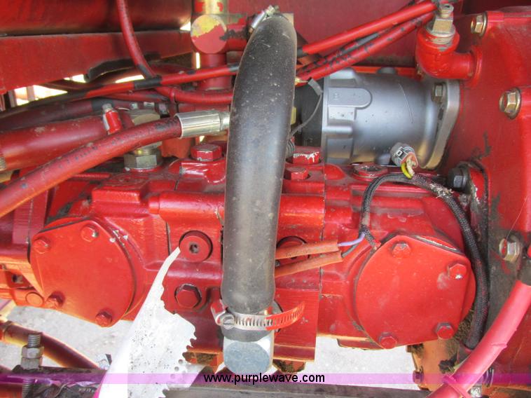 image for item H8676 New Holland 2550 Speed Rower self-propelled swather