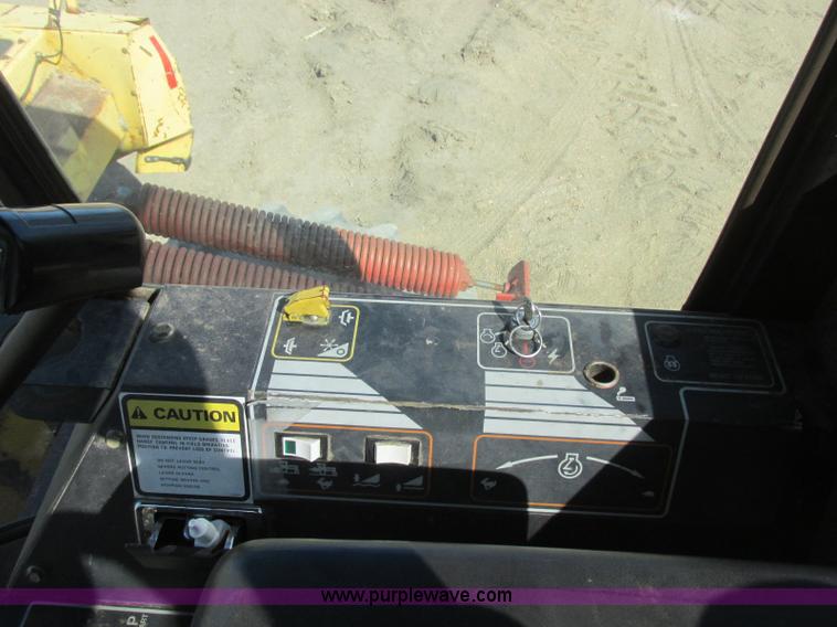 image for item H8676 New Holland 2550 Speed Rower self-propelled swather