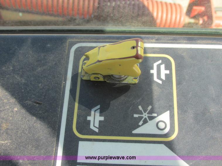 image for item H8676 New Holland 2550 Speed Rower self-propelled swather