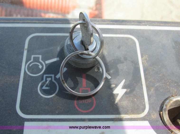 image for item H8676 New Holland 2550 Speed Rower self-propelled swather