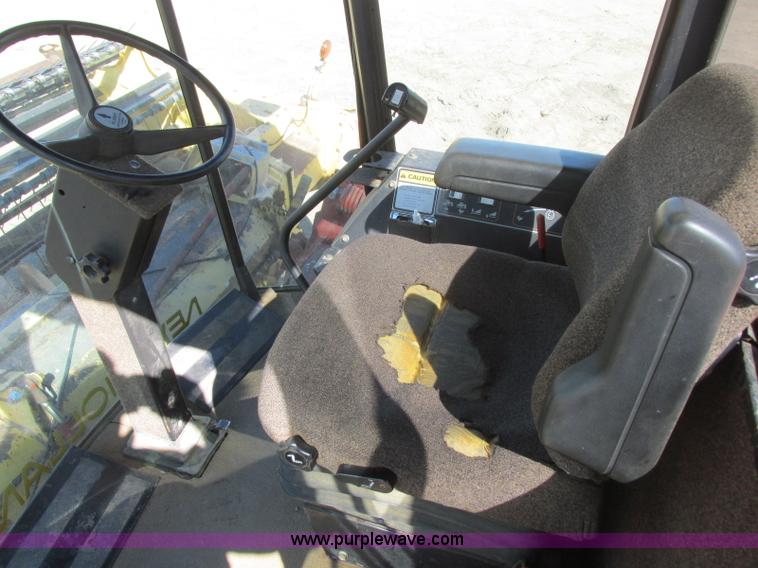 image for item H8676 New Holland 2550 Speed Rower self-propelled swather