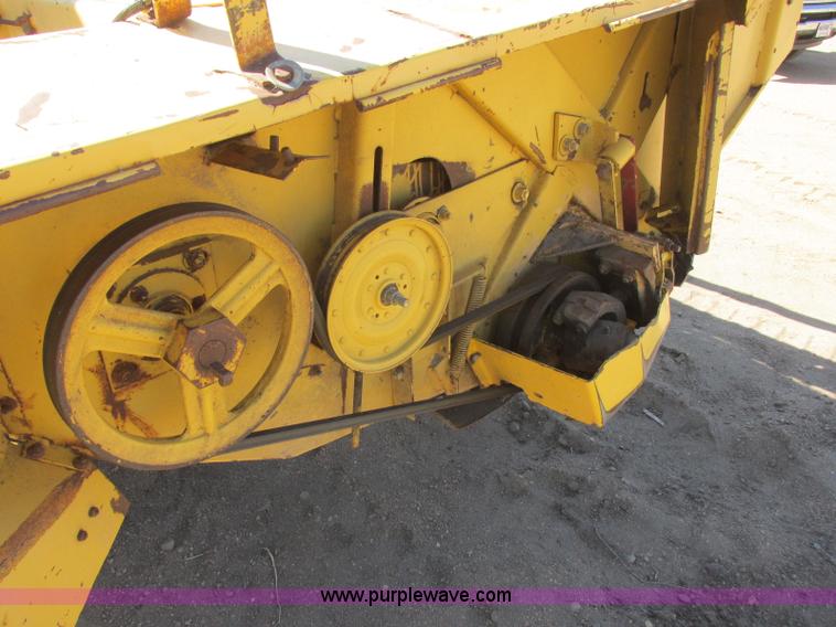 image for item H8676 New Holland 2550 Speed Rower self-propelled swather