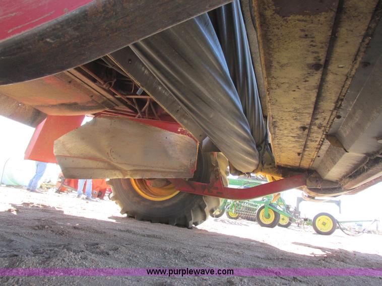 image for item H8676 New Holland 2550 Speed Rower self-propelled swather