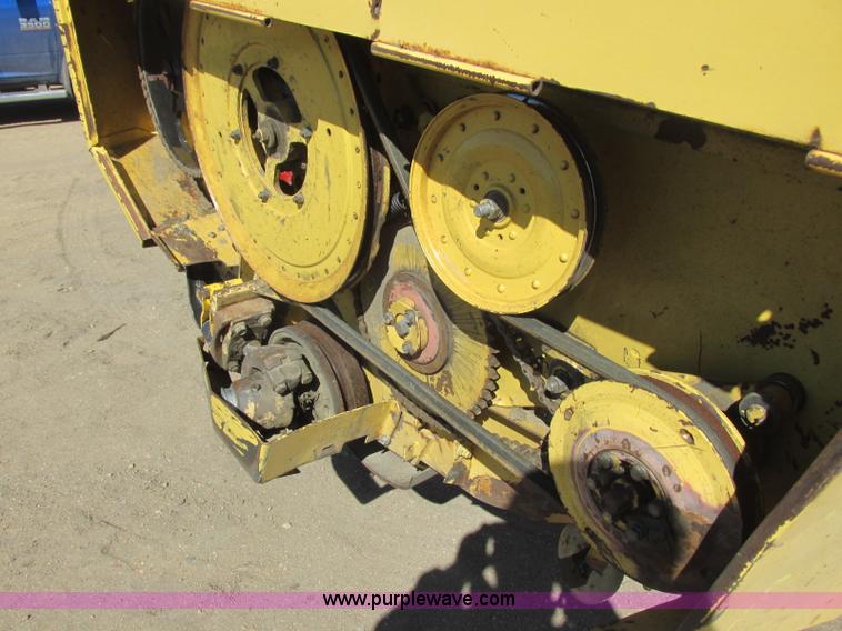 image for item H8676 New Holland 2550 Speed Rower self-propelled swather