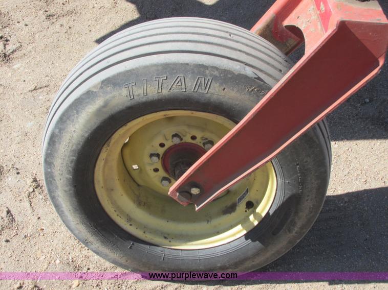 image for item H8676 New Holland 2550 Speed Rower self-propelled swather