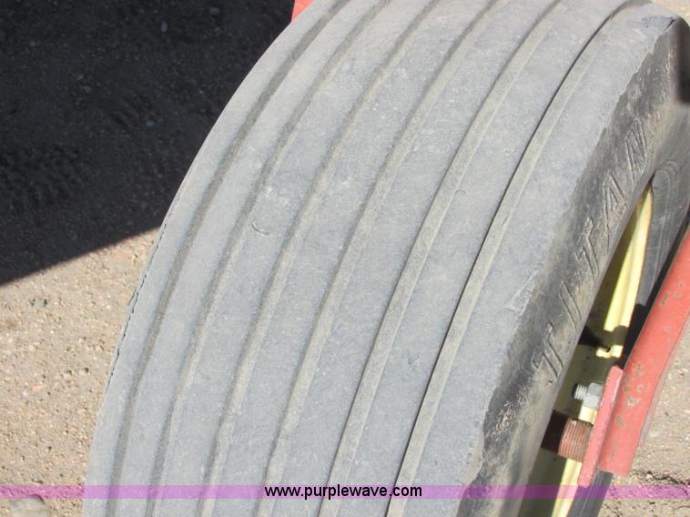 image for item H8676 New Holland 2550 Speed Rower self-propelled swather