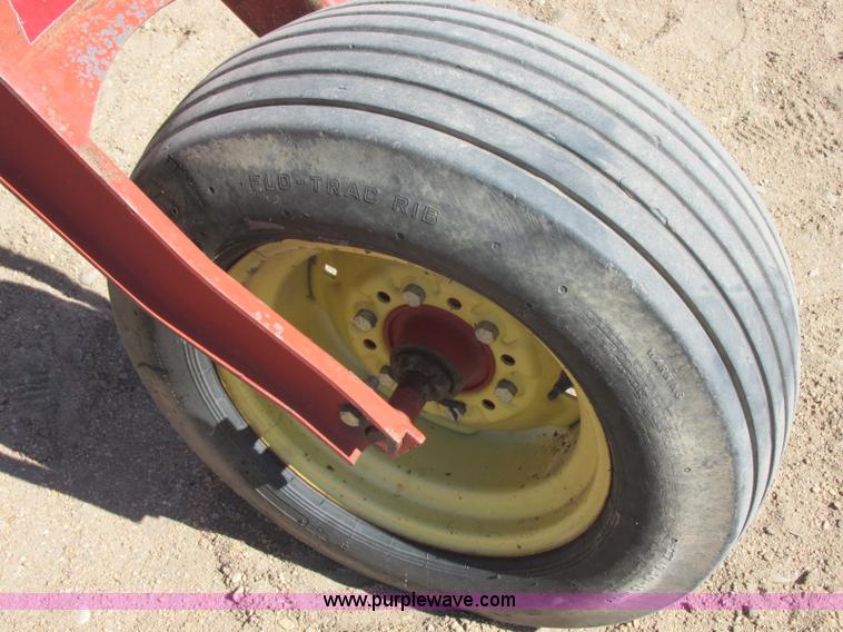 image for item H8676 New Holland 2550 Speed Rower self-propelled swather