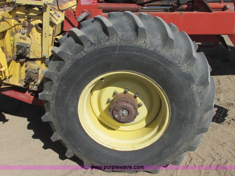 image for item H8676 New Holland 2550 Speed Rower self-propelled swather