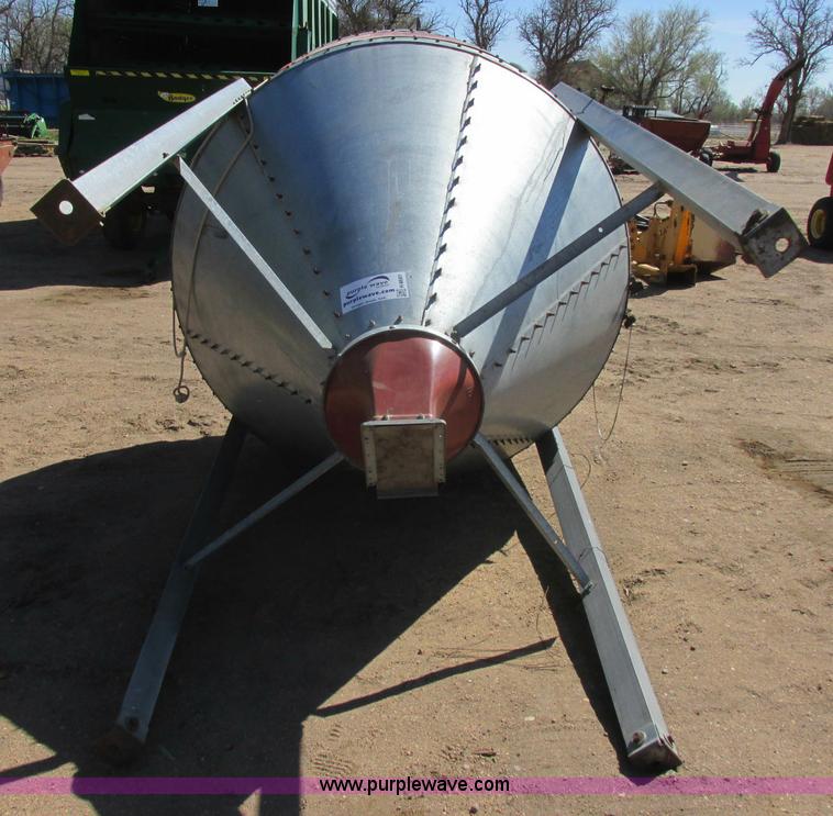 Chore Time cone bottom grain bin in Kinsley, KS Item H8681 sold