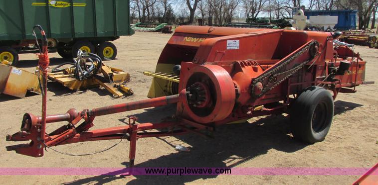 image for item H8698 New Holland 282 square baler