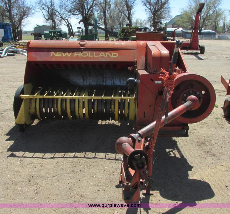 image for item H8698 New Holland 282 square baler
