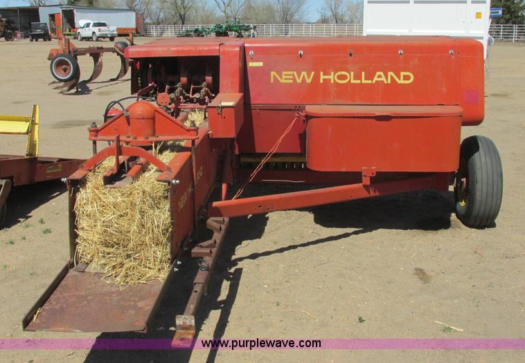 image for item H8698 New Holland 282 square baler