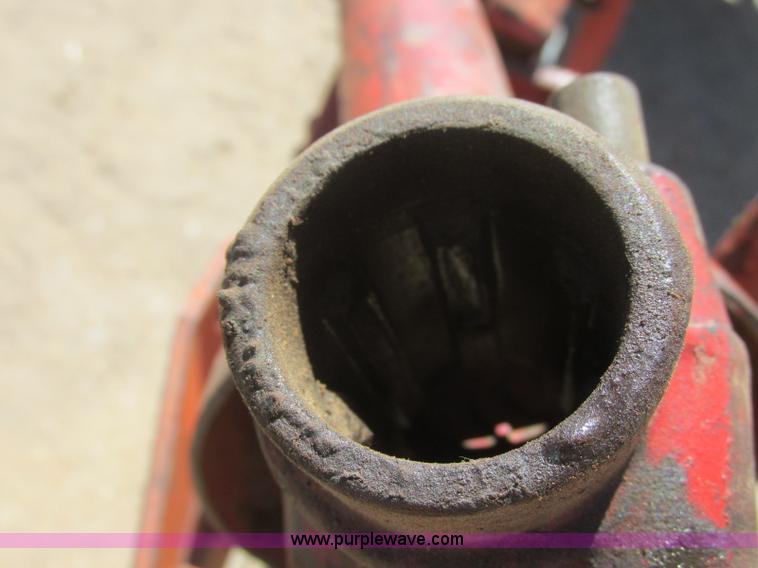 image for item H8698 New Holland 282 square baler