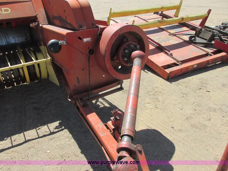 image for item H8698 New Holland 282 square baler