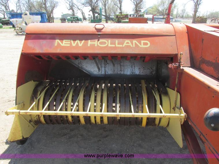 image for item H8698 New Holland 282 square baler