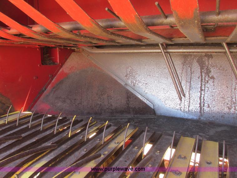 image for item H8698 New Holland 282 square baler