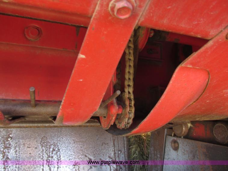 image for item H8698 New Holland 282 square baler