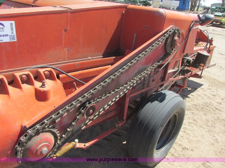 image for item H8698 New Holland 282 square baler