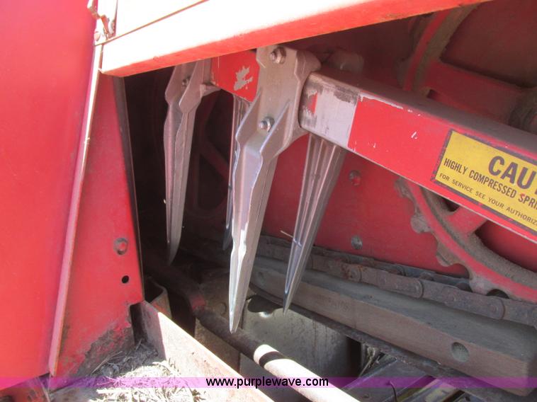 image for item H8698 New Holland 282 square baler