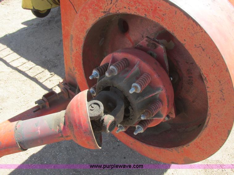 image for item H8698 New Holland 282 square baler