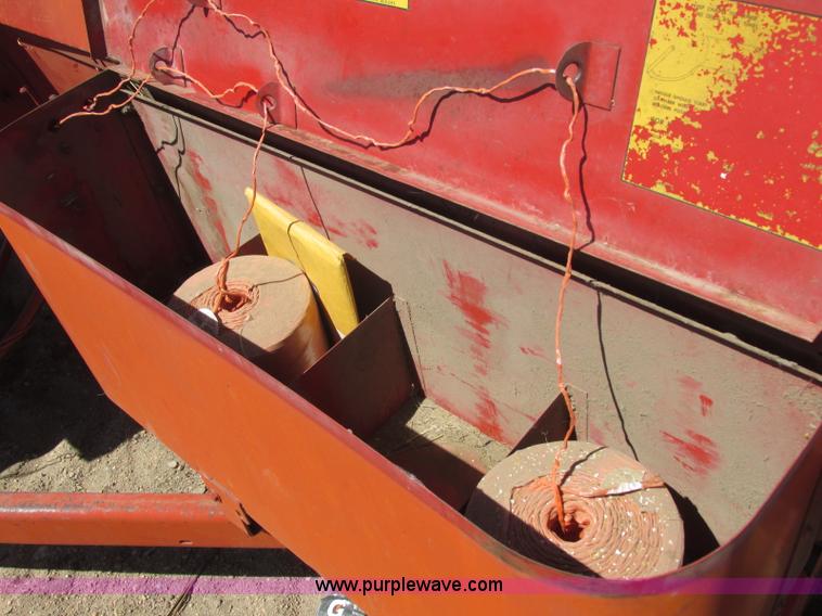 image for item H8698 New Holland 282 square baler