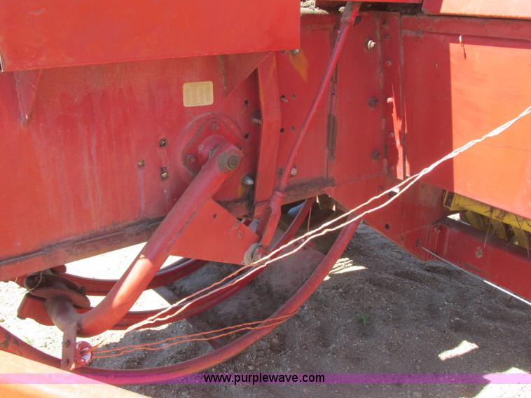 image for item H8698 New Holland 282 square baler