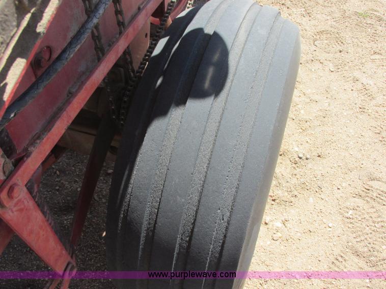 image for item H8698 New Holland 282 square baler