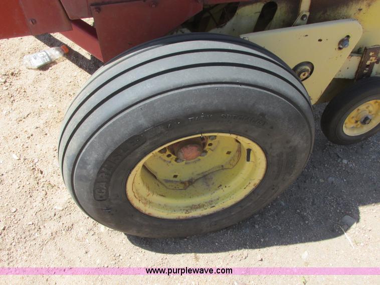 image for item H8698 New Holland 282 square baler