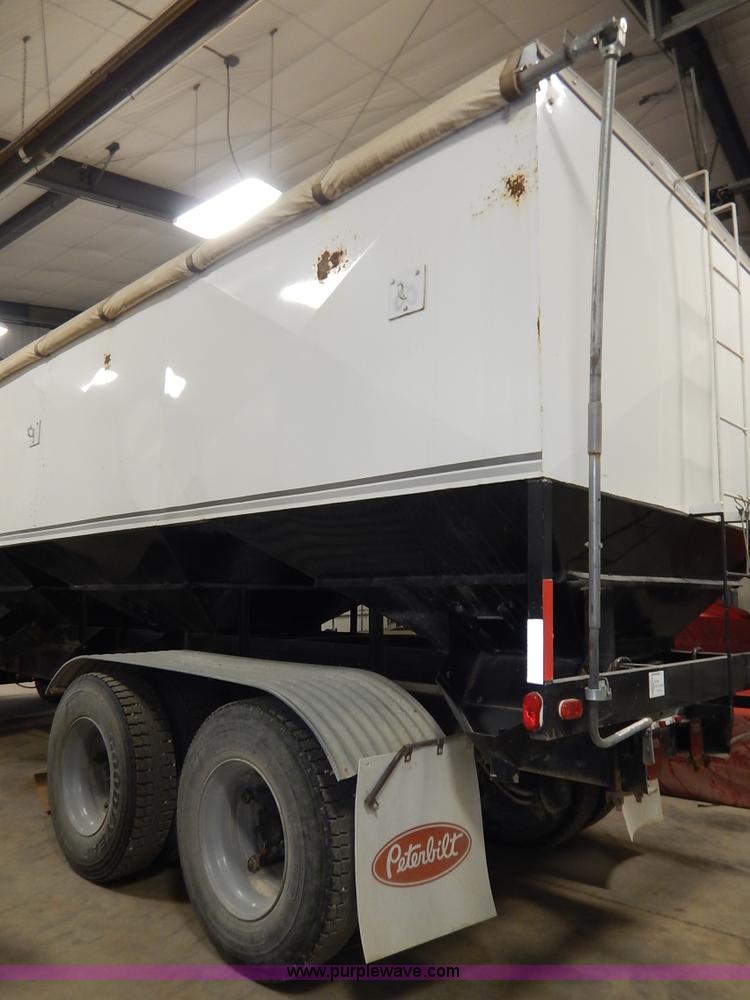 image for item I5013 1979 International F2554 S Series grain truck