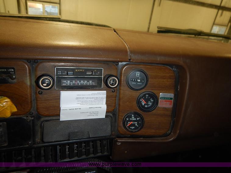 image for item I5013 1979 International F2554 S Series grain truck