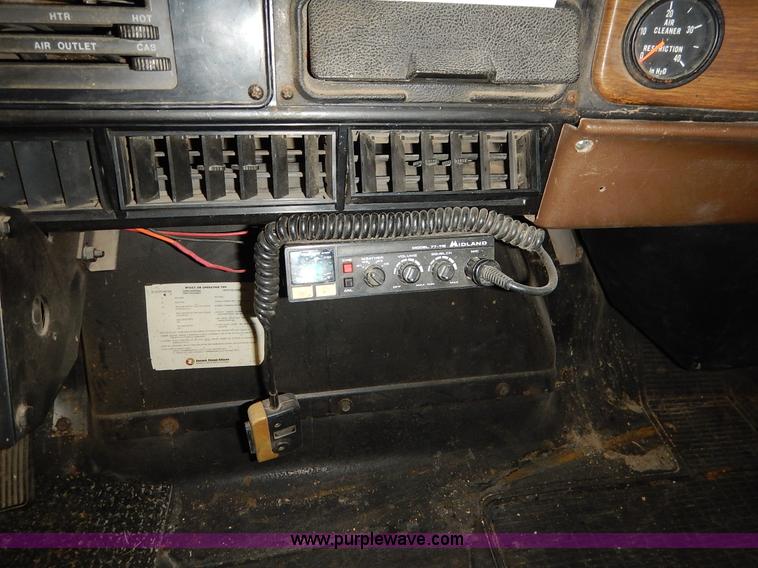 image for item I5013 1979 International F2554 S Series grain truck