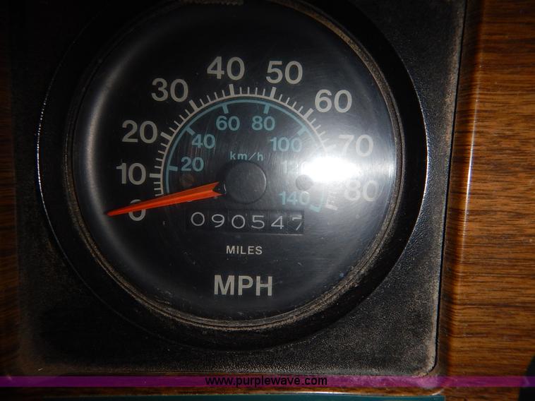 image for item I5013 1979 International F2554 S Series grain truck