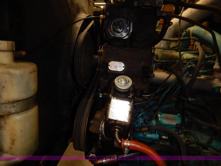 image for item I5013 1979 International F2554 S Series grain truck