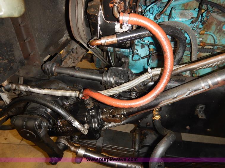 image for item I5013 1979 International F2554 S Series grain truck