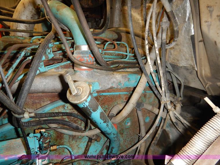 image for item I5013 1979 International F2554 S Series grain truck